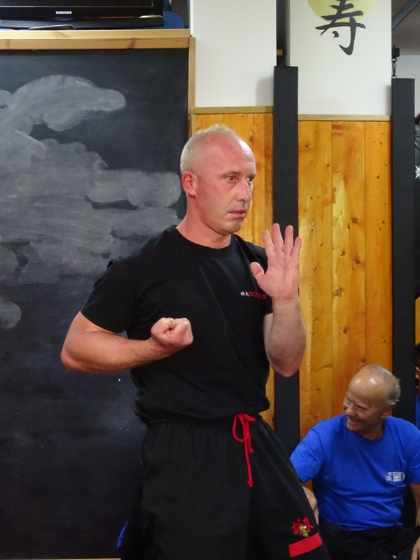 Kung Fu Academy di Sifu Mezzone Arti Marziali e palestra di Sport da Combattimento Wing Chun Weng Chun Tjun Tai Chi Taijiquan Qigong Sanda Difesa Personale (163)